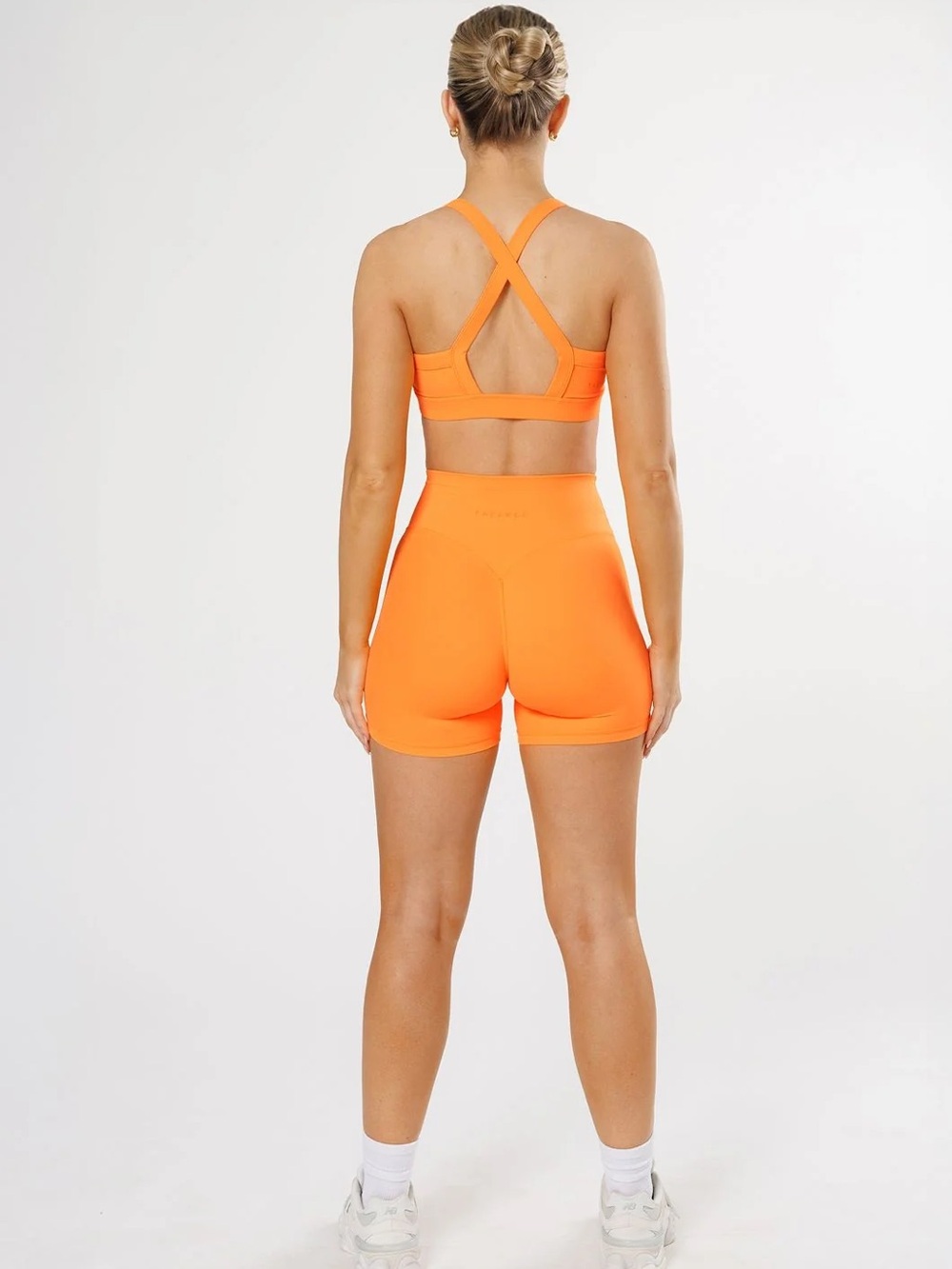 ✨ Like New Paragon Fitness Original High-Rise Sculptseam Short 5” in Apricot ✨ - Picture 3 of 6